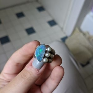 IRIDESCENT STONE & PEARL SILVER RING